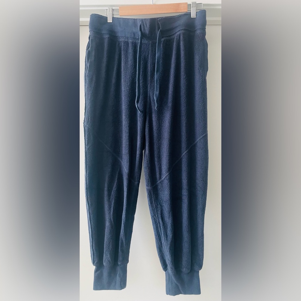 FREE PEOPLE MOVEMENT Navy Blue
Radiant Terry Hoodie & Pant Twin Set - Picture 13 of 16